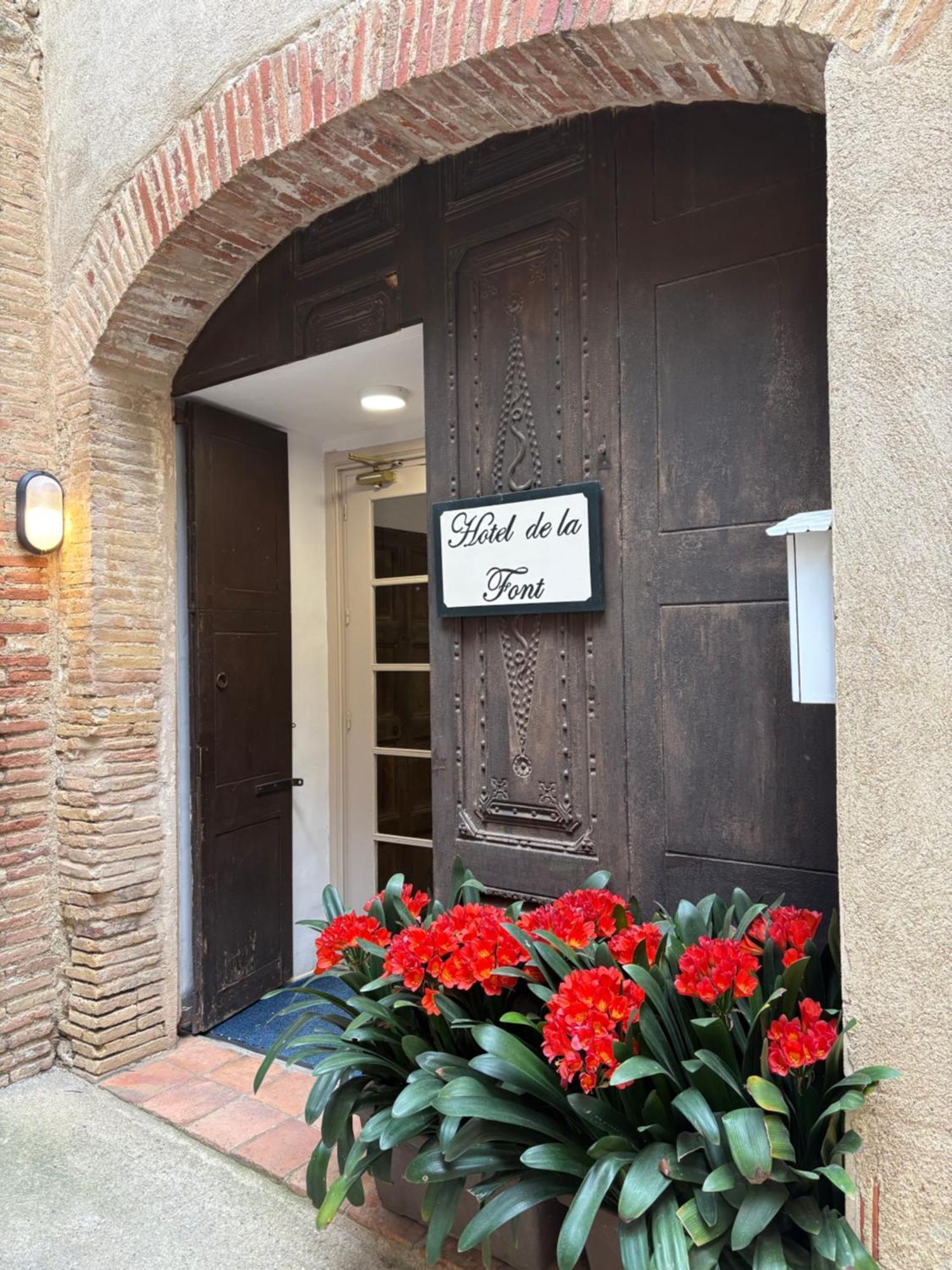 Hotel De La Font Peralada Exterior foto