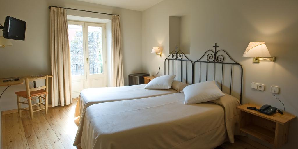 Hotel De La Font Peralada Zimmer foto